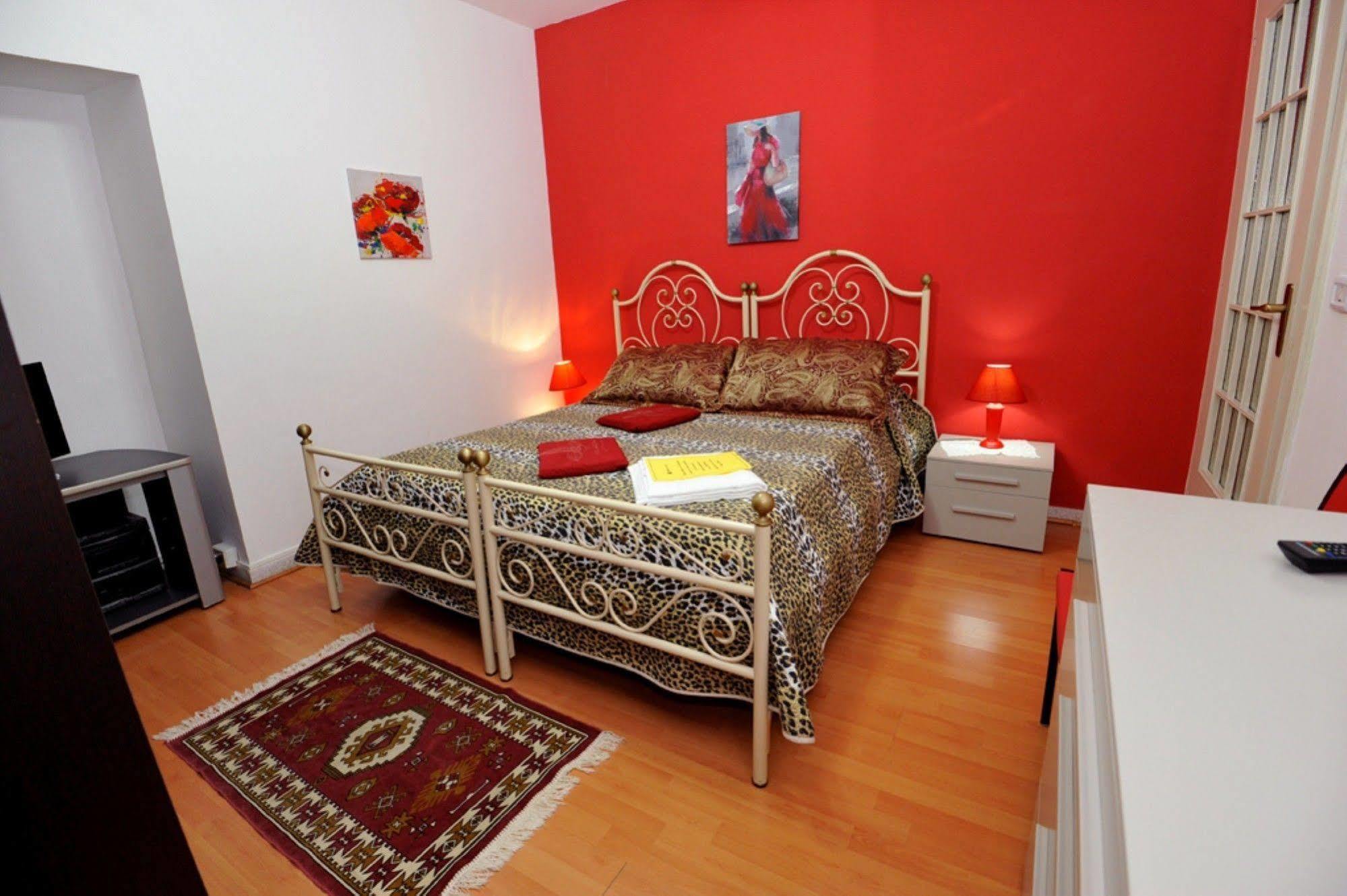 Palazzo Rosa Bed & Breakfast Frosinone Exterior photo